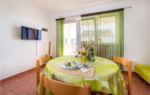 Awesome Apartment In Drage With Wifi And 2 Bedrooms