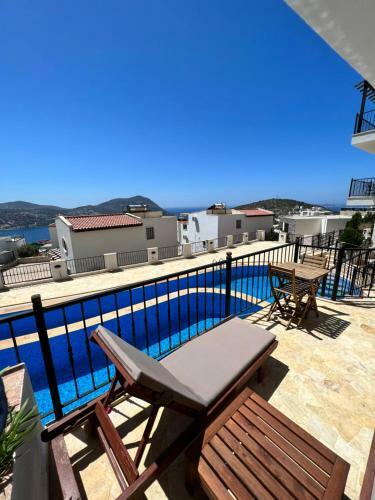 Viola Apart - Kalkan