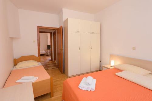 Apartments Zdravko