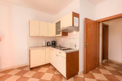 Apartments Zdravko