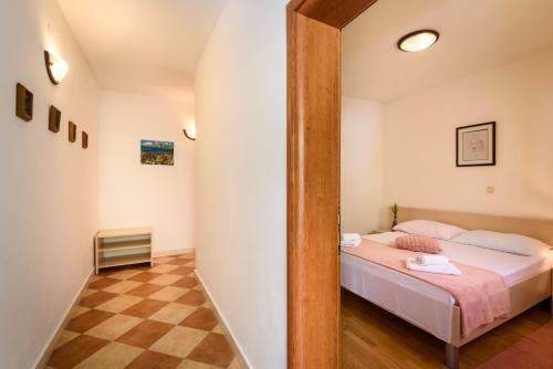 Apartments Zdravko