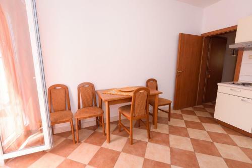 Apartments Zdravko