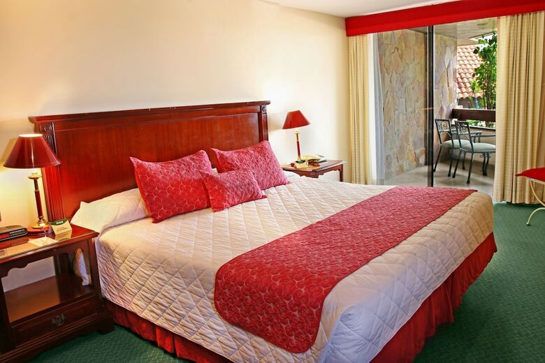 Yotau All Suites Hotel