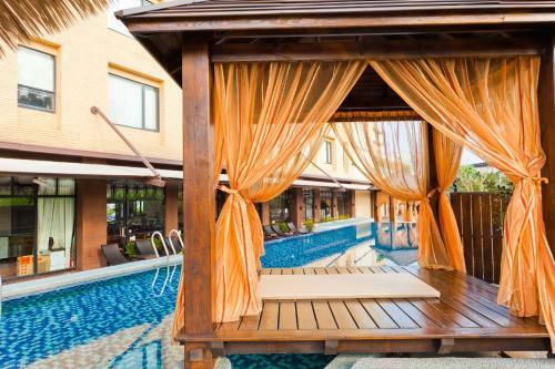 Hotel The Loft Seaside Suites