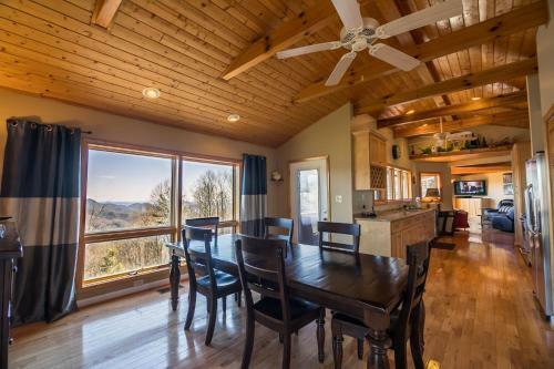 A Nest With A View - Stunning Views, Updated Kitchen, 5 Mins To Blowing Rock