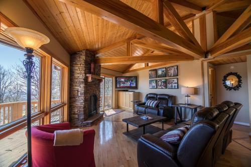 A Nest With A View - Stunning Views, Updated Kitchen, 5 Mins To Blowing Rock