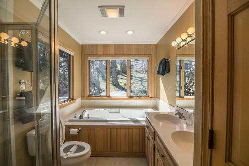 A Nest With A View - Stunning Views, Updated Kitchen, 5 Mins To Blowing Rock