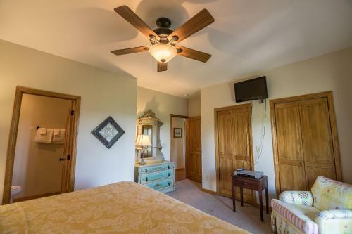 5 O'clock Somewhere - Between Boone & Blowing Rock, Has Hot Tub, Pool Table And Great Views!