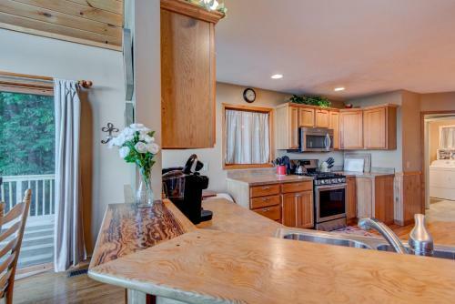 A Big View Great Seven Devils Home Beautiful Decor Great Views Hot Tub