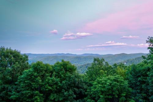 A Big View Great Seven Devils Home Beautiful Decor Great Views Hot Tub