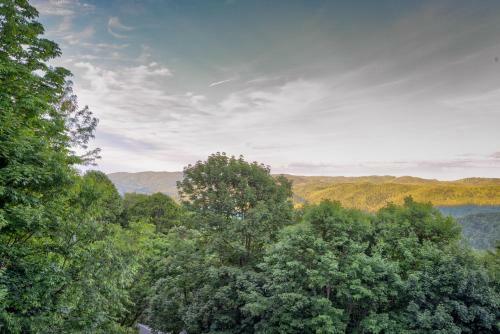 A Big View Great Seven Devils Home Beautiful Decor Great Views Hot Tub
