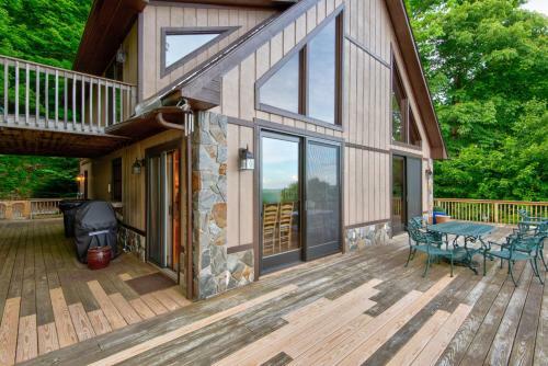 A Big View Great Seven Devils Home Beautiful Decor Great Views Hot Tub