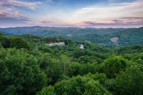 A Big View Great Seven Devils Home Beautiful Decor Great Views Hot Tub