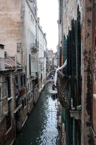Rialto Apartment Canal View