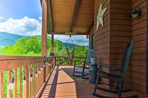 Evolve Mountain Escape With Fire Pit And Views!