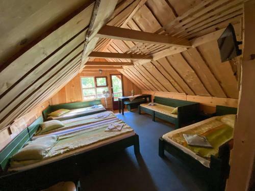 Hostal Pension Csom�d