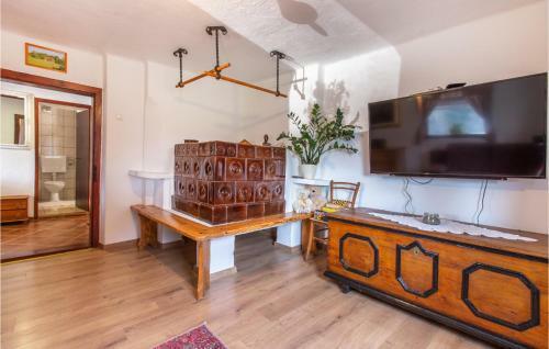 Nice Apartment In Mokronog With Sauna And 2 Bedrooms
