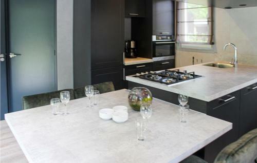 Amazing Home In Epe With Wifi And 3 Bedrooms