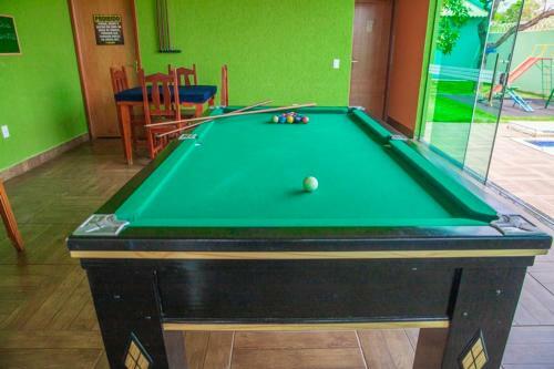 Casa Com 3 Su�tes, Mesa de Sinuca, Piscina Aquecida E Play Ground Para Crian�as