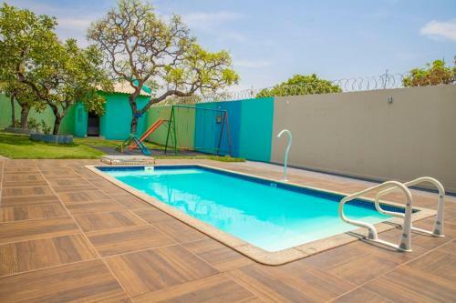 Casa Com 3 Su�tes, Mesa de Sinuca, Piscina Aquecida E Play Ground Para Crian�as