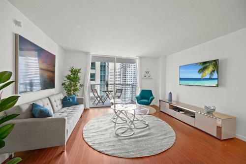 Amazing Condo With Free Parking In Brickell Miami