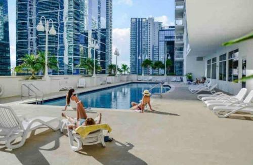 Amazing Condo With Free Parking In Brickell Miami