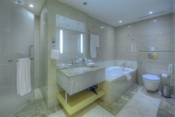 Raintree Hotel
