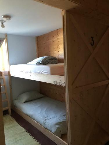 Agroturismo Accolade Hostel & Retreat Campground