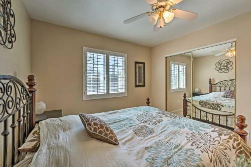 Charming House With Yard About 2 Mi To Lake Havasu!