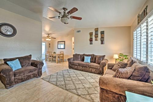Charming House With Yard About 2 Mi To Lake Havasu!