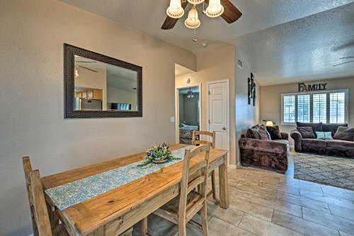 Charming House With Yard About 2 Mi To Lake Havasu!
