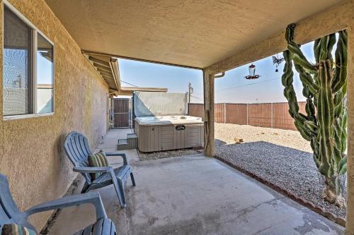 Charming House With Yard About 2 Mi To Lake Havasu!
