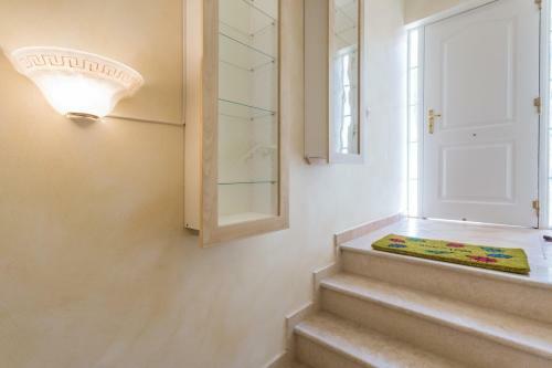 T2 Tennis Apartment