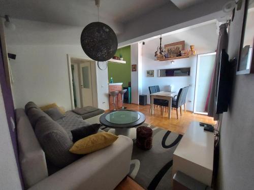 Apartments Petar Btw. Split And Omi?