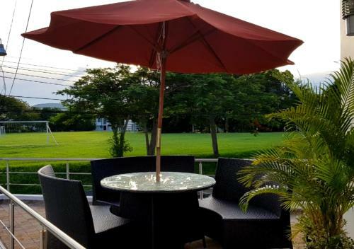 Casa Quinta Con Piscina Y Jacuzzi En El Pe�on