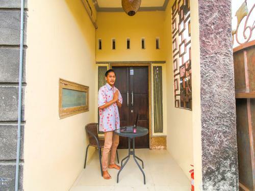Hotel Oyo 90852 Madani Guesthouse