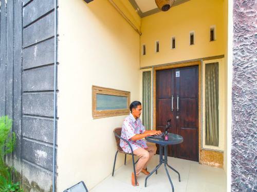 Hotel Oyo 90852 Madani Guesthouse