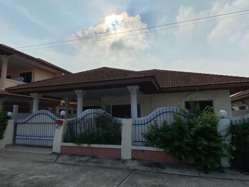 Sunshine House,bbq,daily Rent No Pool,6-8ppl