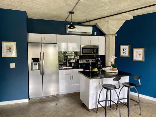 Apartamento The Midnight Loft By Bobou Design (King Suite)