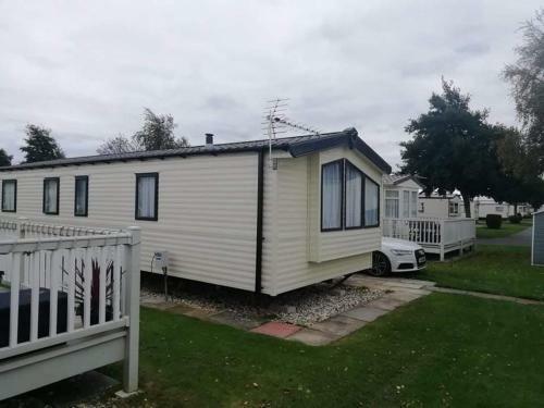 3 Bedroom Caravan -beachcomber Holiday Park In Cleethorpes