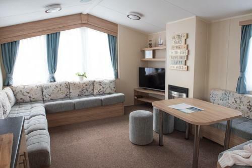 3 Bedroom Caravan -beachcomber Holiday Park In Cleethorpes