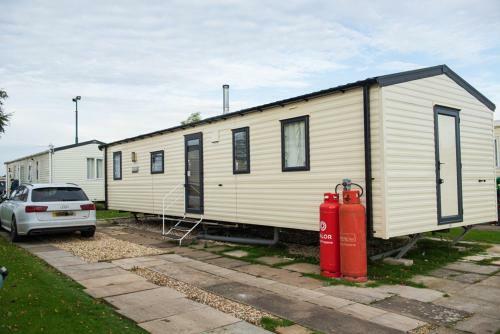 3 Bedroom Caravan -beachcomber Holiday Park In Cleethorpes