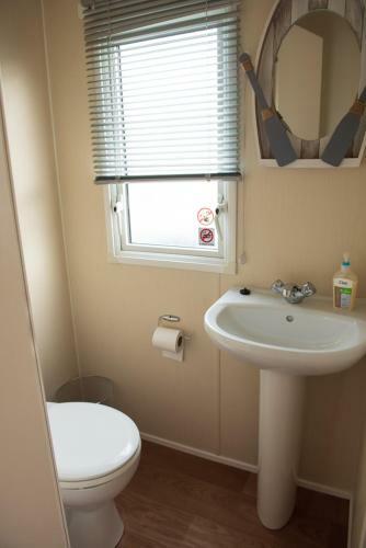 3 Bedroom Caravan -beachcomber Holiday Park In Cleethorpes
