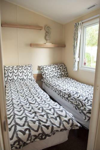 3 Bedroom Caravan -beachcomber Holiday Park In Cleethorpes