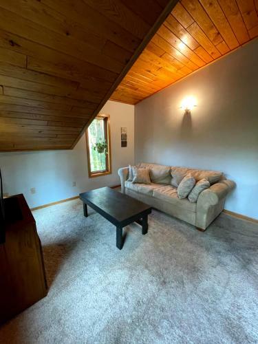 Peaceful Wooded Getaway - Near Mille Lacs
