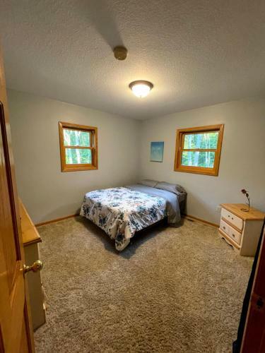 Peaceful Wooded Getaway - Near Mille Lacs