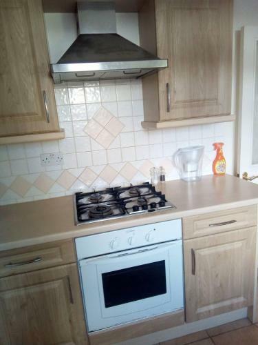 Large Double Room With Shared Bathroom