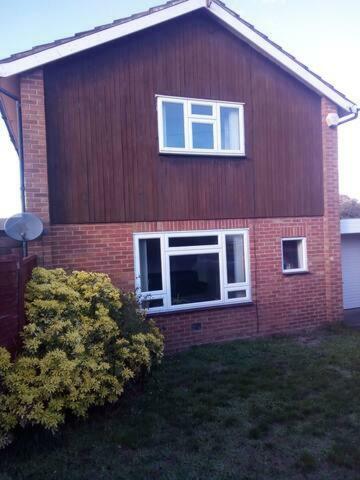 Large Double Room With Shared Bathroom