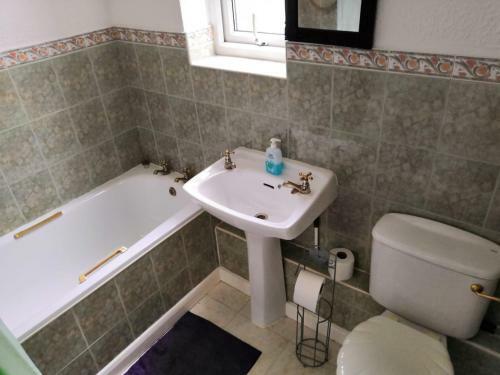 Apartamento Spacious Semi Detached House