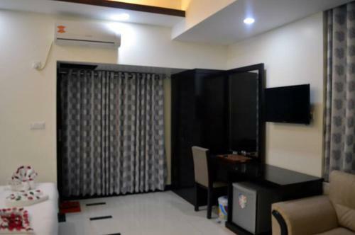 Hotel Elaf International